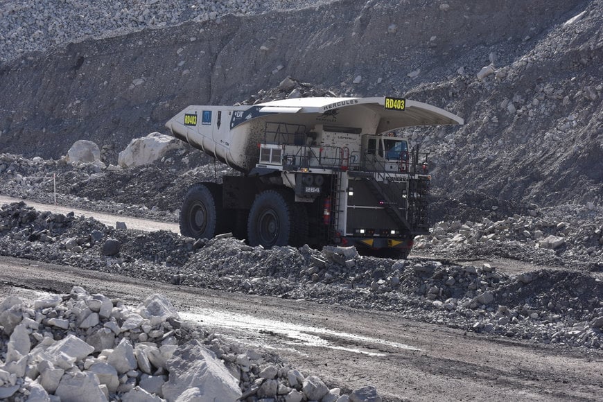 LIEBHERR FLEET OF FIVE T 264 MINING TRUCKS GOES TO AUSTRALIA
